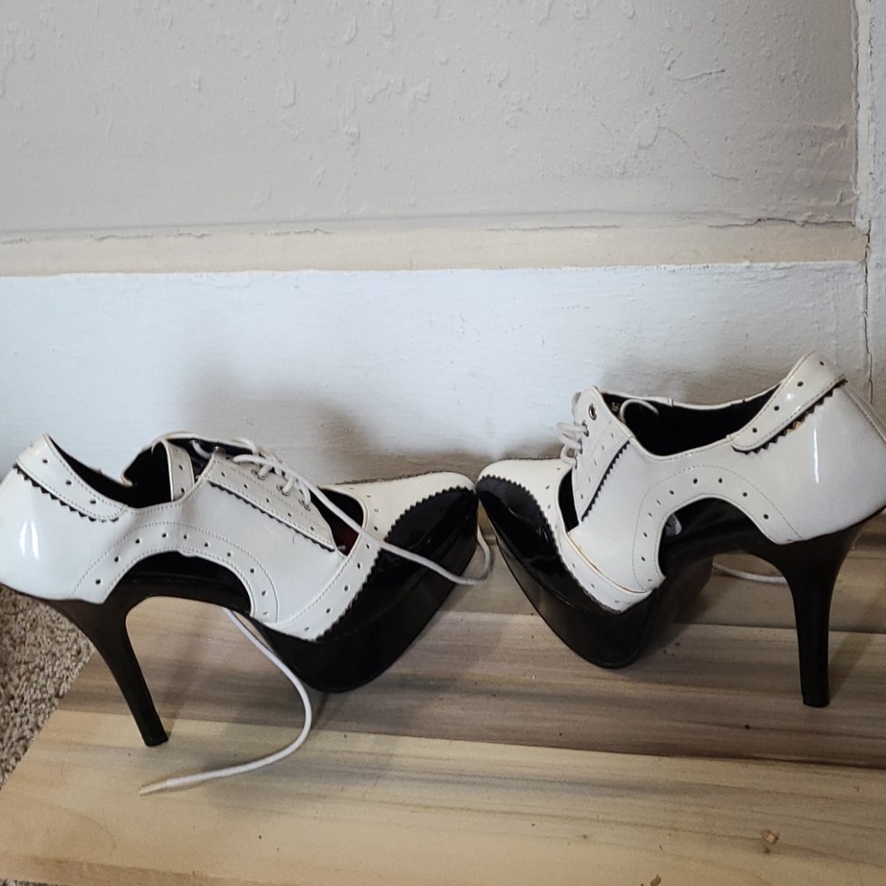 Bizarre roaring 20 heels - Picture 3 of 7
